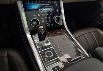 Подержанный автомобиль Land Rover Range Rover Sport 2018 года (13 фото)