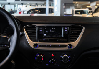 Подержанный автомобиль Hyundai Solaris Sedan 2017 года (17 фото)