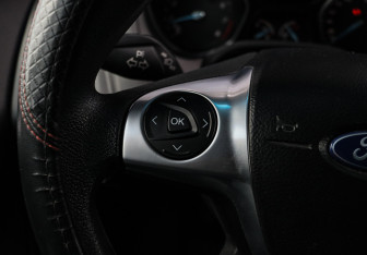 Подержанный автомобиль Ford Focus Hatchback 2015 года (17 фото)