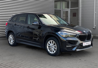 Подержанный автомобиль BMW X1 2020 года (3 фото)