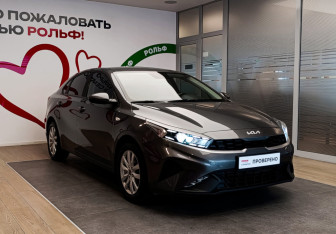 Подержанный автомобиль Kia Cerato Sedan 2021 года (3 фото)