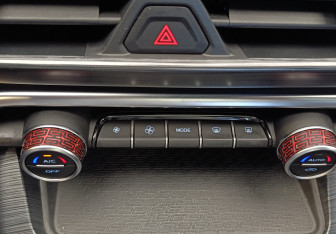 Подержанный автомобиль Geely Tugella 2022 года (30 фото)