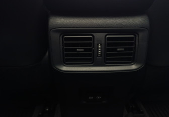 Подержанный автомобиль Toyota RAV4 2024 года (11 фото)