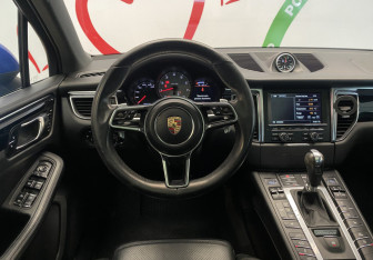 Подержанный автомобиль Porsche Macan 2015 года (13 фото)