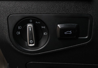 Подержанный автомобиль Volkswagen Tiguan 2019 года (16 фото)