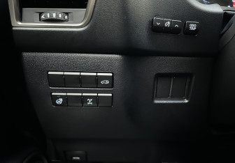 Подержанный автомобиль Lexus NX 2018 года (19 фото)