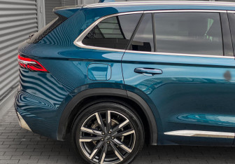 Подержанный автомобиль Geely Monjaro 2023 года (5 фото)