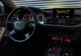 Подержанный автомобиль Audi A6 Sedan 2017 года (12 фото)