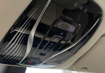 Подержанный автомобиль Voyah Dream 2023 года (23 фото)