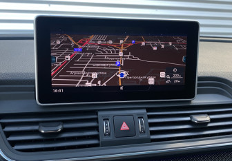 Подержанный автомобиль Audi SQ5 2020 года (25 фото)