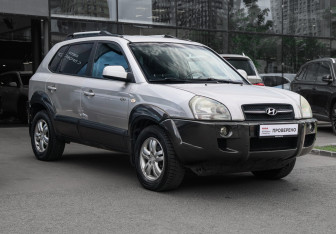 Подержанный автомобиль Hyundai Tucson 2006 года (3 фото)