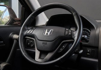 Подержанный автомобиль Honda CR-V 2012 года (11 фото)