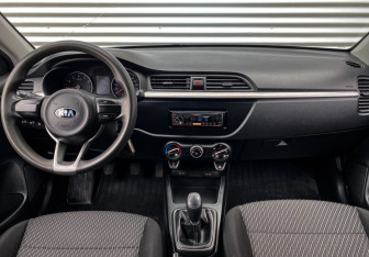 Подержанный автомобиль Kia Rio Sedan 2020 года (10 фото)