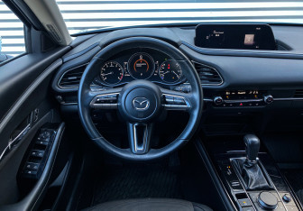 Подержанный автомобиль Mazda CX-30 2021 года (14 фото)