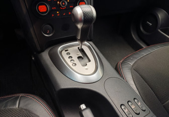 Подержанный автомобиль Nissan Qashqai 2009 года (12 фото)