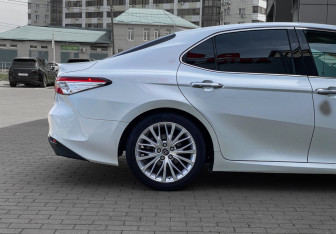 Подержанный автомобиль Toyota Camry Sedan 2018 года (8 фото)