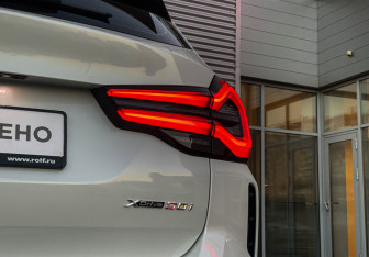 Подержанный автомобиль BMW X3 2024 года (9 фото)