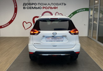 Подержанный автомобиль Nissan X-Trail 2022 года (5 фото)