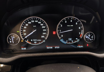 Подержанный автомобиль BMW X3 2020 года (10 фото)