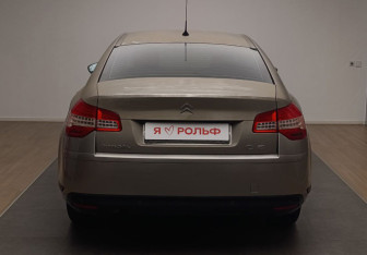 Подержанный автомобиль Citroen C5 Sedan 2009 года (5 фото)