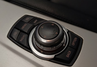 Подержанный автомобиль BMW X3 2012 года (21 фото)