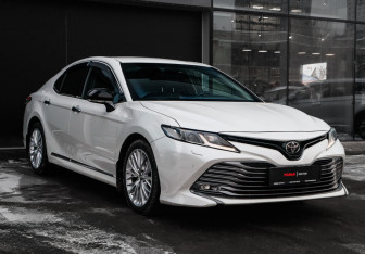 Подержанный автомобиль Toyota Camry Sedan 2018 года (3 фото)