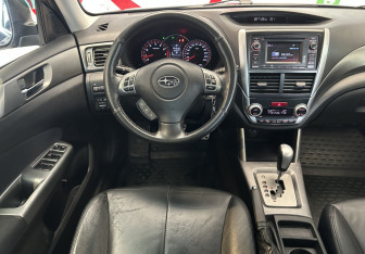 Подержанный автомобиль Subaru Forester Suv 2012 года (10 фото)