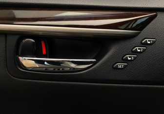 Подержанный автомобиль Lexus ES 2012 года (15 фото)