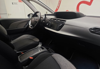 Подержанный автомобиль Citroen C4 Picasso 2017 года (11 фото)