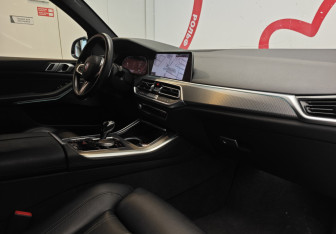 Подержанный автомобиль BMW X5 2019 года (18 фото)