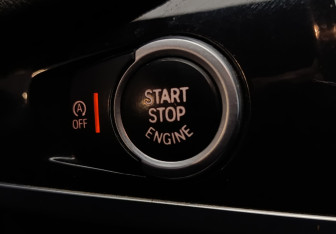 Подержанный автомобиль BMW X3 2012 года (19 фото)