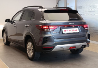 Подержанный автомобиль Kia Rio Hatchback 2021 года (6 фото)