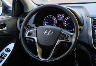 Подержанный автомобиль Hyundai Solaris Sedan 2015 года (11 фото)