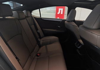 Новый Lexus ES 2025 (10 фото)