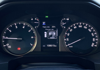 Подержанный автомобиль Toyota Land Cruiser Prado 2019 года (28 фото)