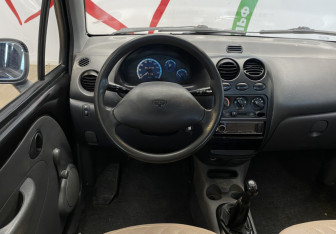 Подержанный автомобиль Daewoo Matiz 2011 года (15 фото)