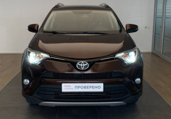 Подержанный автомобиль Toyota RAV4 2017 года (2 фото)