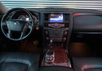 Подержанный автомобиль Nissan Patrol 2014 года (8 фото)