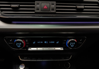 Подержанный автомобиль Audi Q5 2021 года (19 фото)