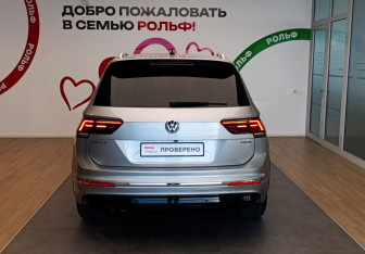 Подержанный автомобиль Volkswagen Tiguan 2018 года (5 фото)