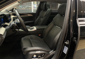 Подержанный автомобиль Hongqi H9 2023 года (30 фото)