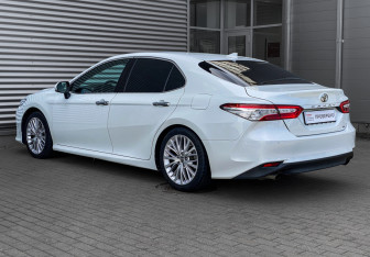 Подержанный автомобиль Toyota Camry Sedan 2018 года (7 фото)