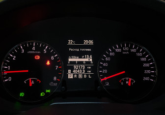 Подержанный автомобиль Nissan X-Trail 2012 года (16 фото)