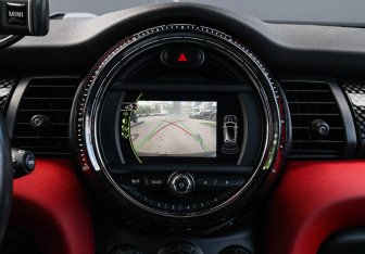Подержанный автомобиль MINI Hatch 2016 года (25 фото)