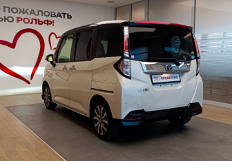 Подержанный автомобиль Toyota Tank 2019 года (6 фото)