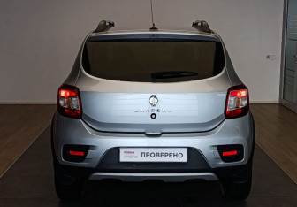 Подержанный автомобиль Renault Sandero 2022 года (5 фото)