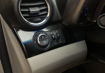 Подержанный автомобиль Chevrolet Orlando 2012 года (19 фото)