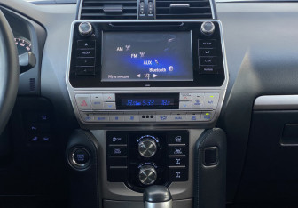 Подержанный автомобиль Toyota Land Cruiser Prado 2019 года (13 фото)