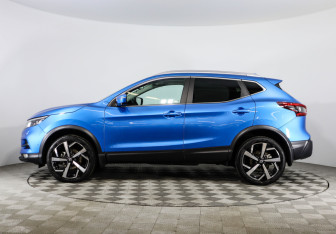 Подержанный автомобиль Nissan Qashqai 2020 года (8 фото)