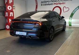Подержанный автомобиль Kia K5 2021 года (6 фото)